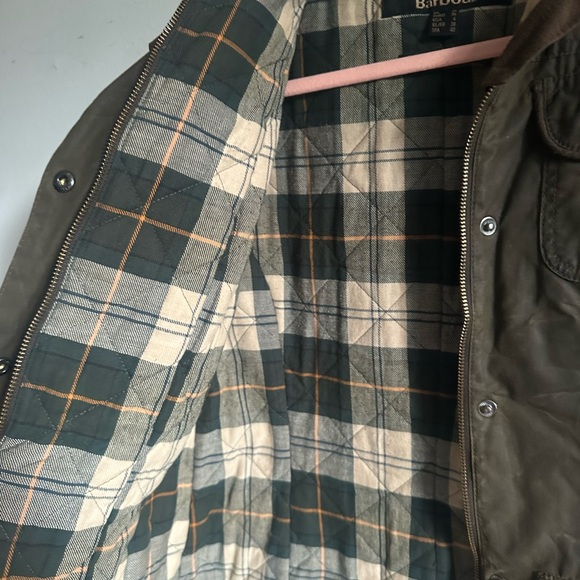 Barbour Olive Women's wax jacket size U.S. 6 - Picture 4 of 10